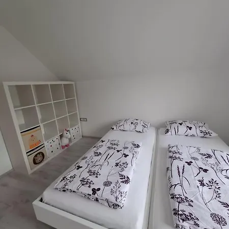 Comfortable 4 4 Full Family