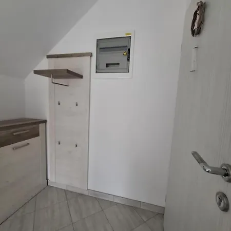 Comfortable 4 4 Full Family *