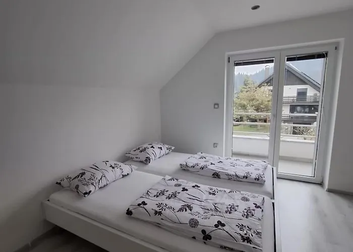 Comfortable 4 4 Full Family Appartement Tržič